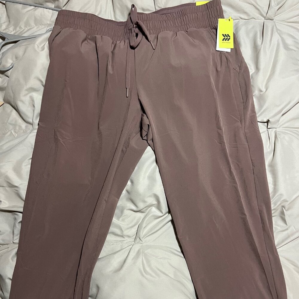 All in Motion High Rise Woven Pant